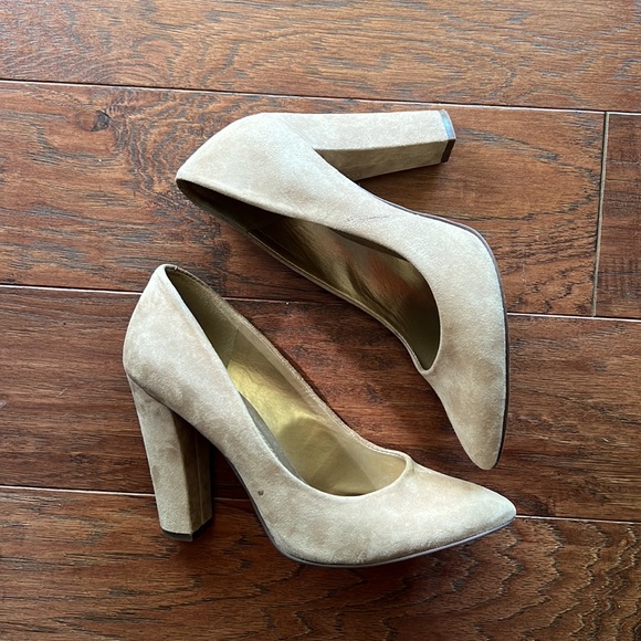 Women’s Beige/Nude Heels - Picture 7 of 8
